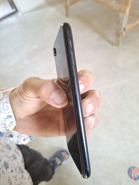 Iphone XR 64Gb yomkost 74%