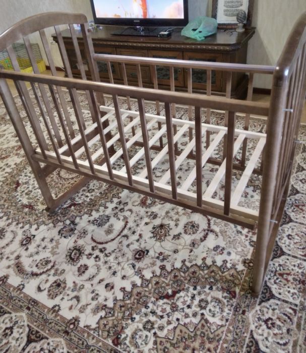 Продам детскую кроватку