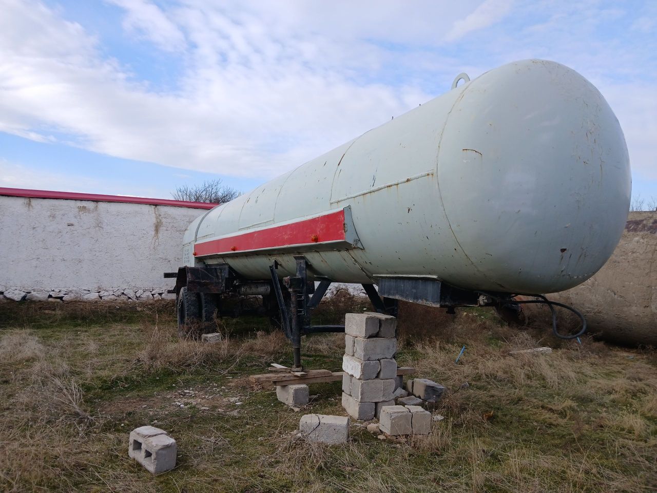 Gazavoz sotiladi. 8 tona, 7 tona, 6 tona zil