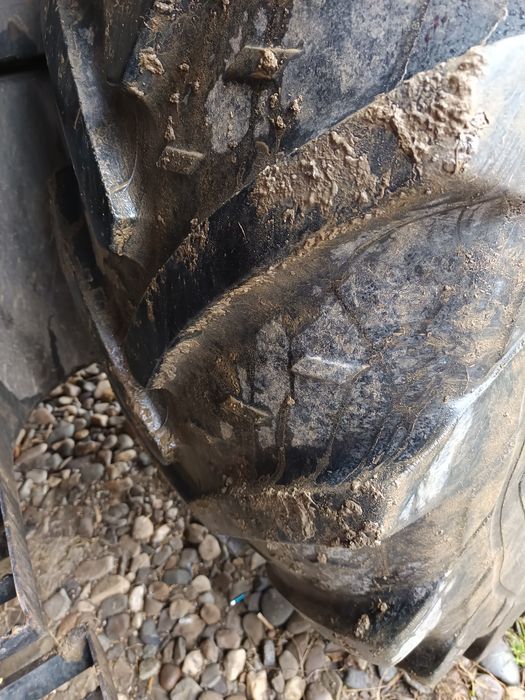 Vand doua cauciucuri 600/65R38