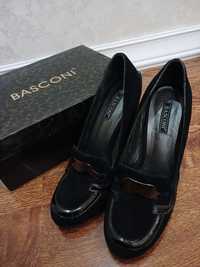 Продам Basconi туфли в идеальном состоянии. 40рр. Цена 21000тг