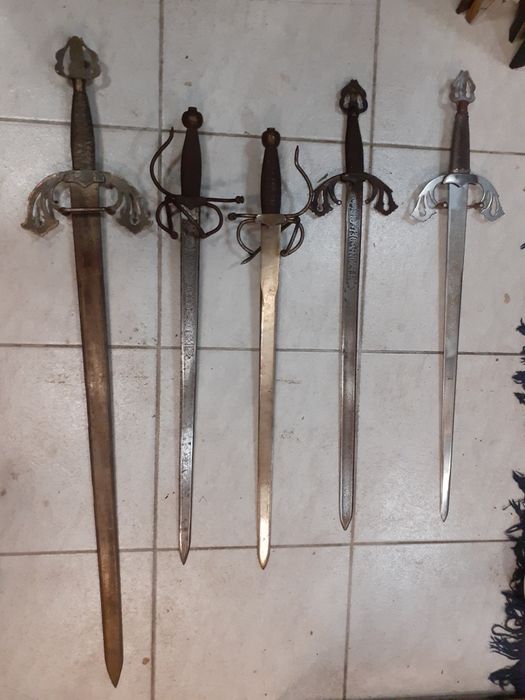 Няколко средновековни меча Толедо,меч,сабя,рапира,шпага