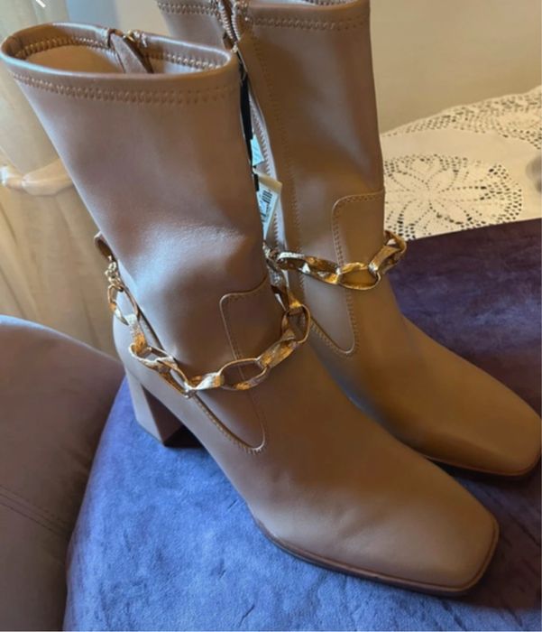 Ghete din piele, Uterque by Massimo Dutti