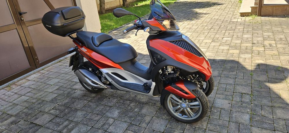 Se vinde piaggio mp3 300LT din 2017