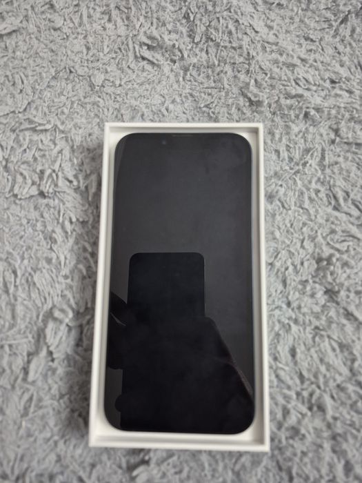 iPhone 13          N