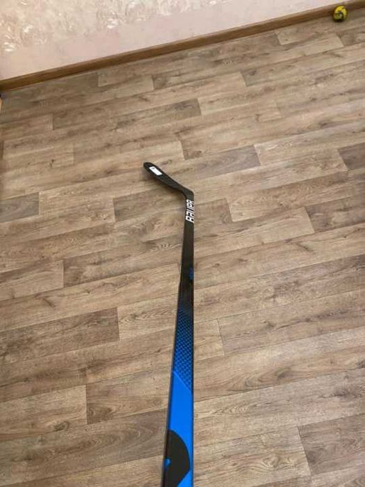 Отдам даром хоккейную клюшку