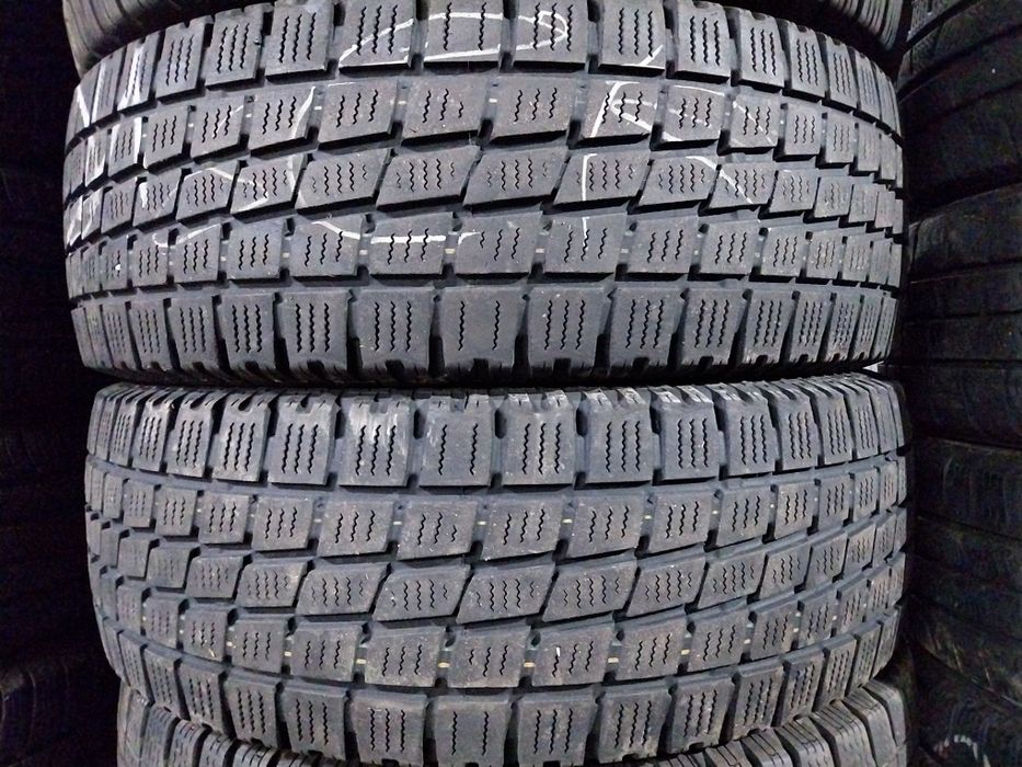 Anvelope second iarna 215 65 R16C Toyo 2018