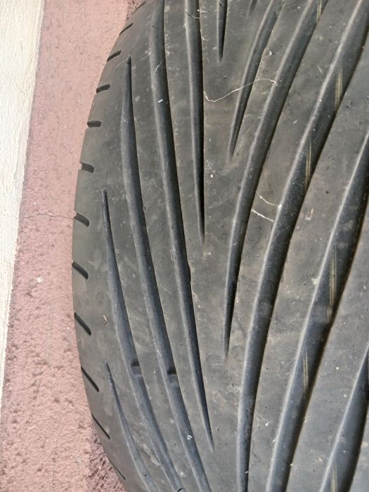 Vând patru  cauciucuri de vara cu profil foarte bun pe 16