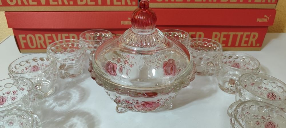 Bol de punch cu set de 12 pahare, cristal roz.