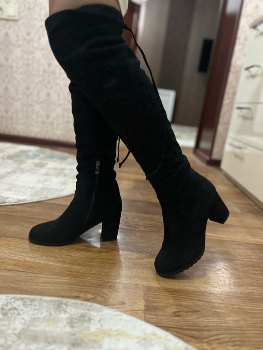 Продам замшевые сапоги