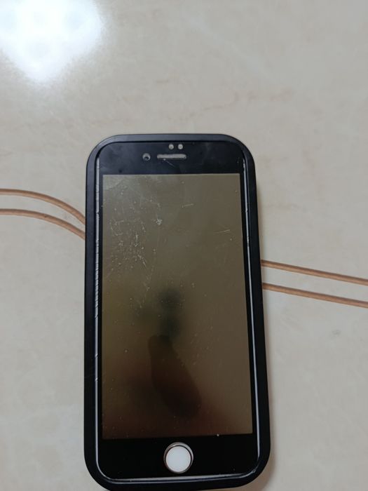 Iphone 7 ekran ketgan