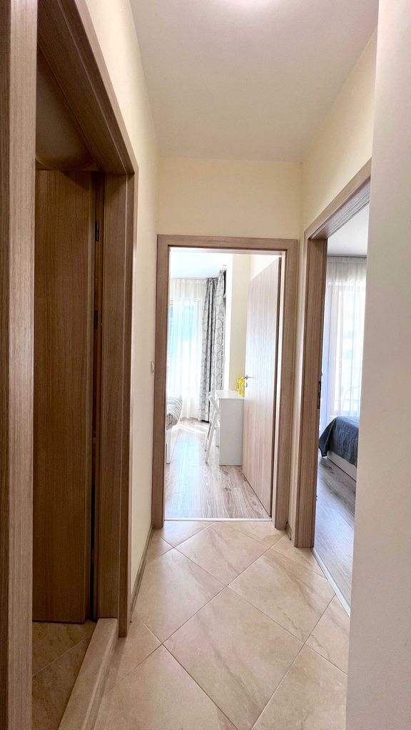 Дава се под наем Тристаен апартамент в Варна, Аспарухово - 90 кв.м за 850 € - Снимка #2