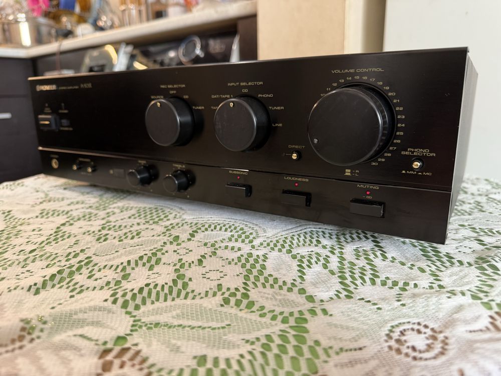 Pioneer A-501 стерео усилвател