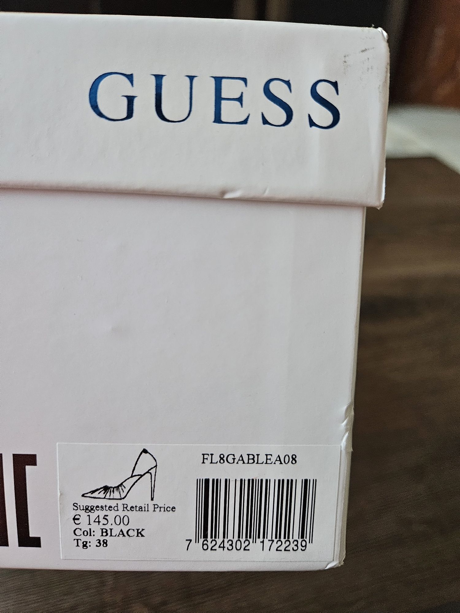 Дамски обуки guess