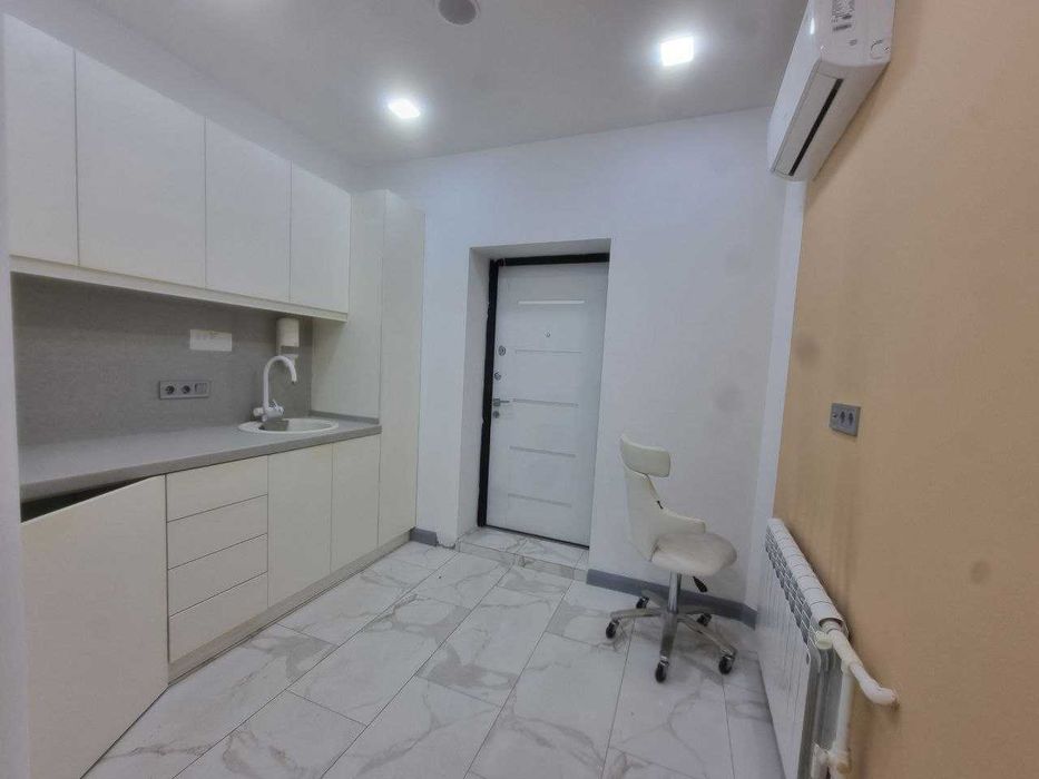 Сдается в аренду 135 кв м на ул: Нукус. Орн: Госпитальный рынок