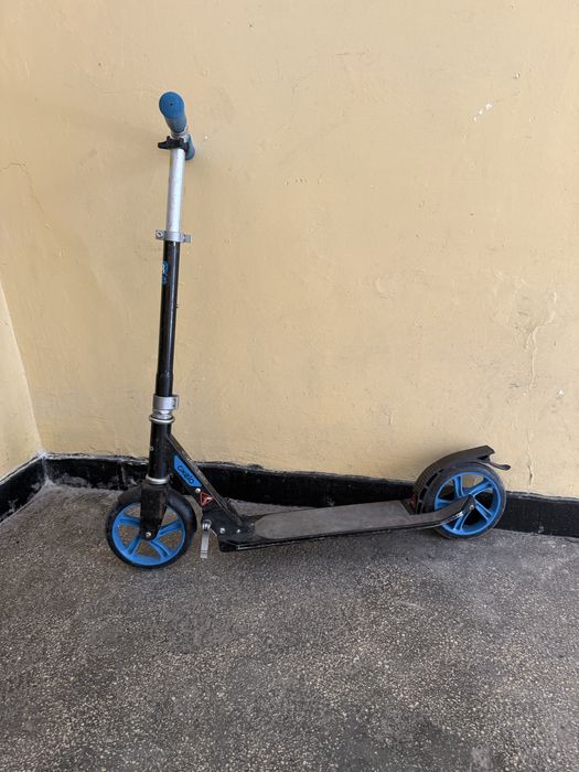 Trotinetă copii si skateboard