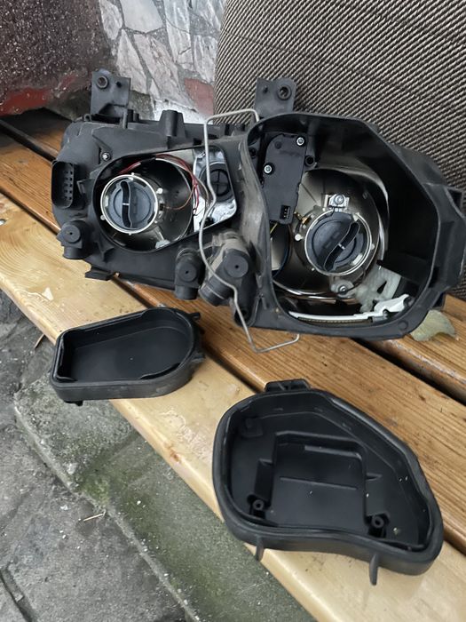 Оригинални Фарове за vw тоуран цената е за 1 -брой