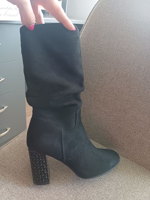 Дамски боти с ток