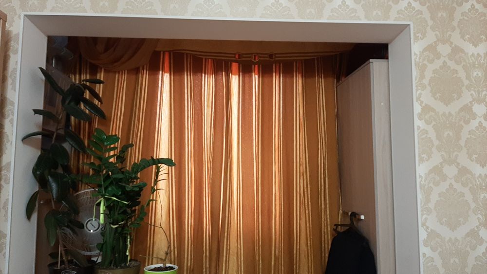 Шторы с ламбрикеном почти новые