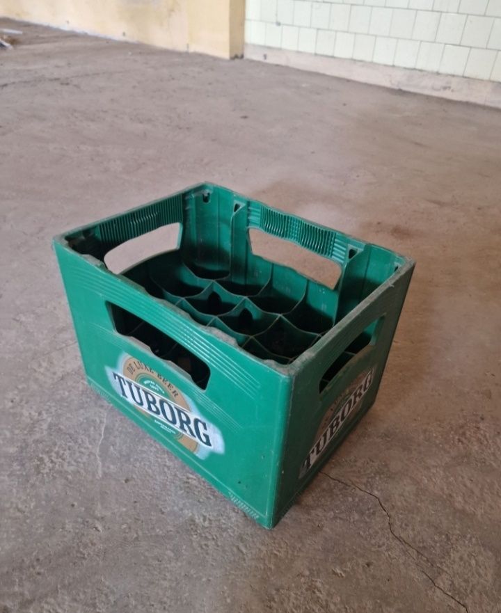 De vânzare navete bere tuborg Ursus golden