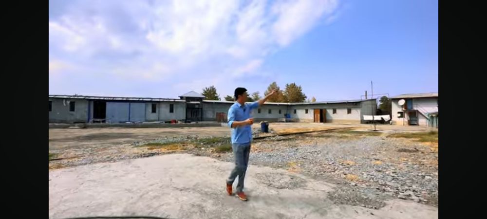 Жомбой туманида бино сотилади 53 сот темир йул бор