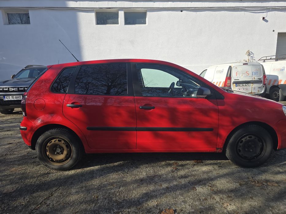 Volkswagen Polo 9N – 2006 – Roșu – 1.2 Benzină (47 CP)