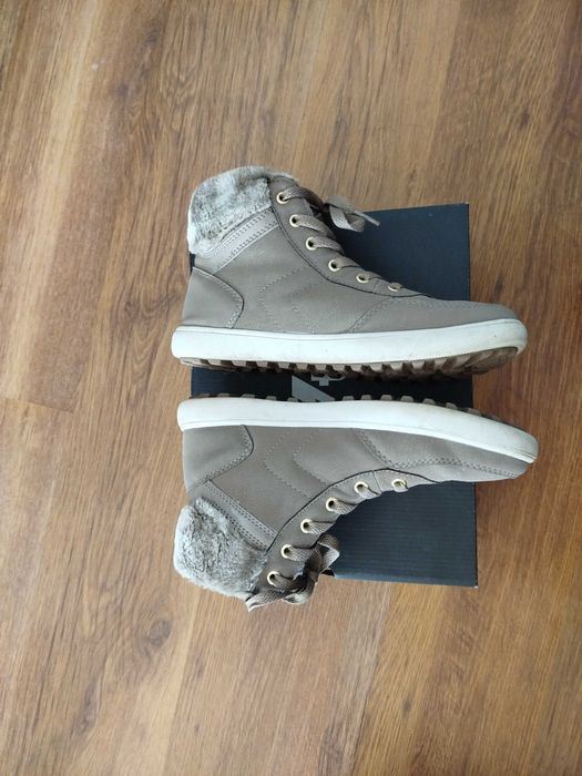 Дамски кецове с пухена подплата