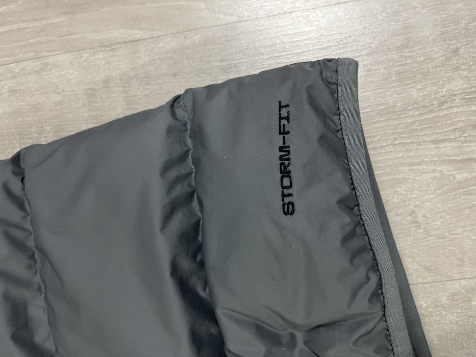 Nike елек stormfit