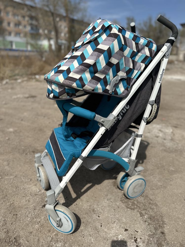 Продам прогулочную коляску