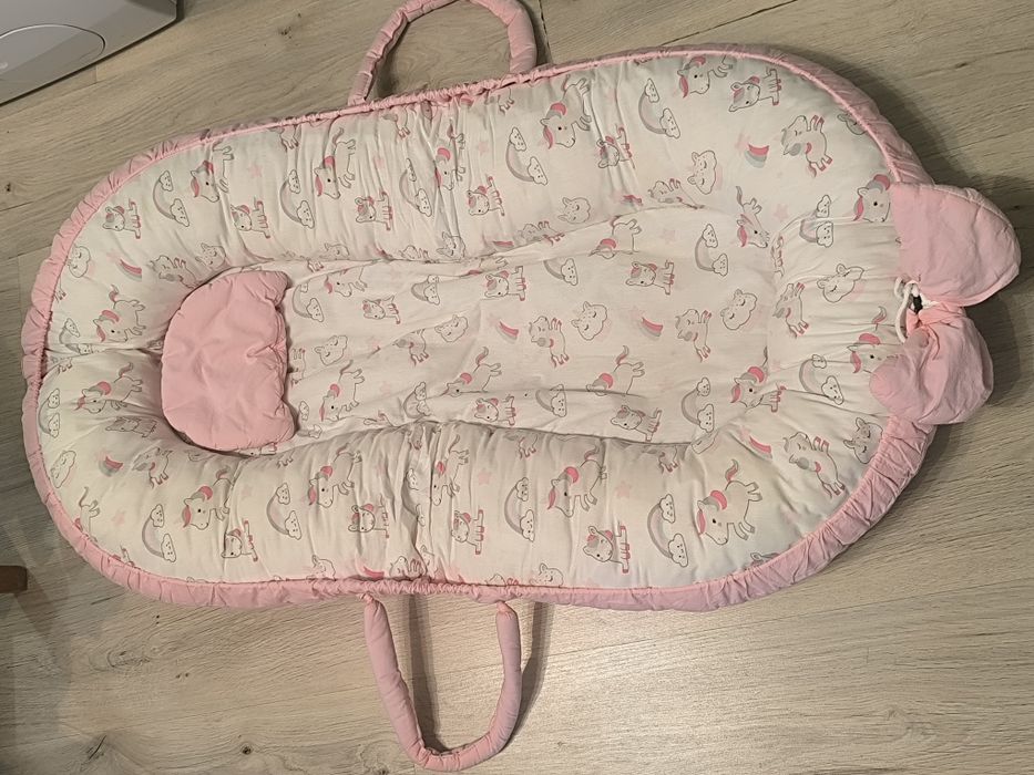 Бебешко гнездо (легълце) с възглавничка