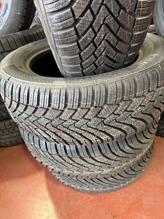 215/55/16 Континентал 4бр НОВИ