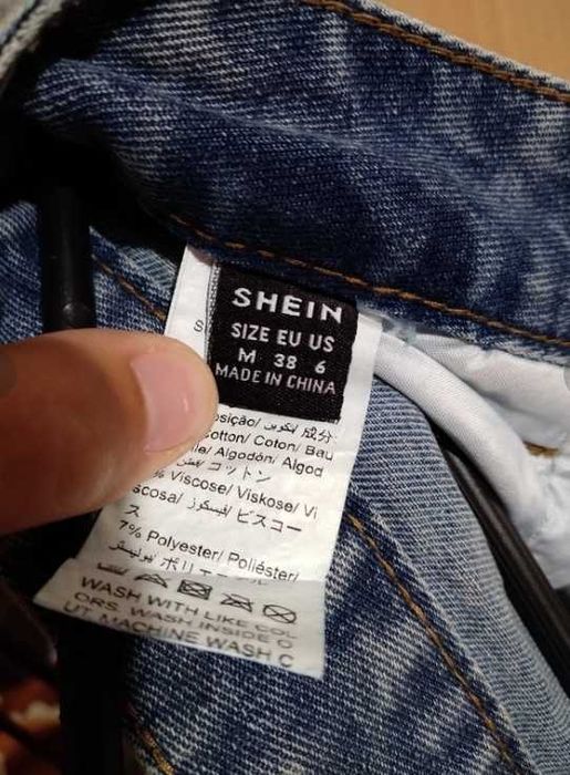 Pantaloni scurți de blugi