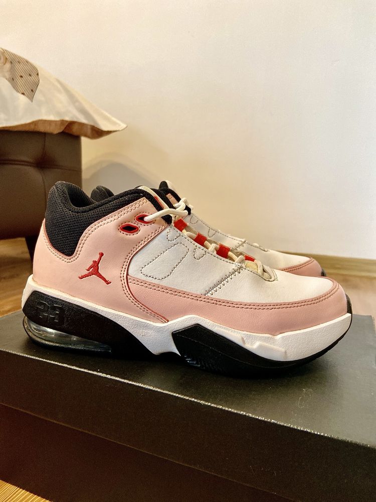 jordan max aura 3