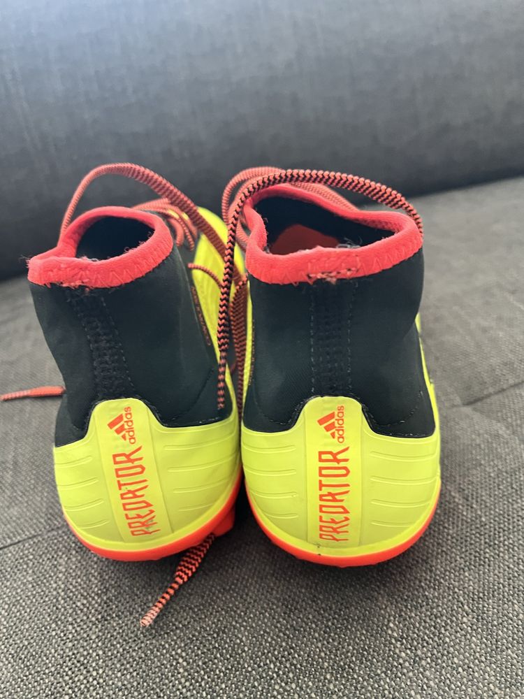 Vand ghete Adidas Predator marimea 41. 1/3