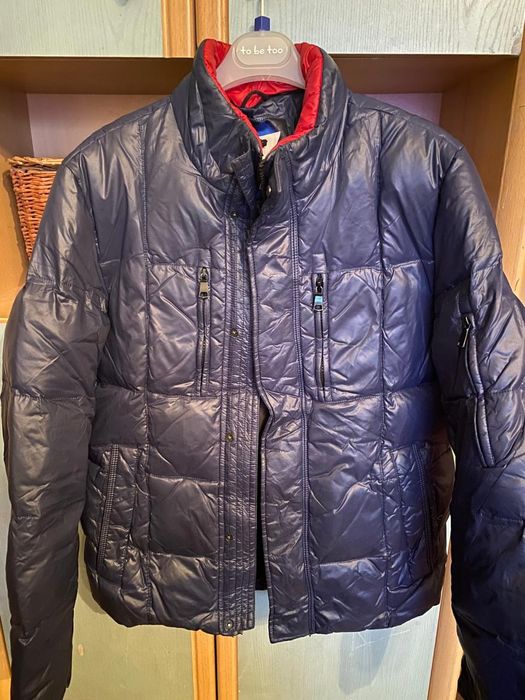 Пуховик. Размер S. В отличном состоянии.