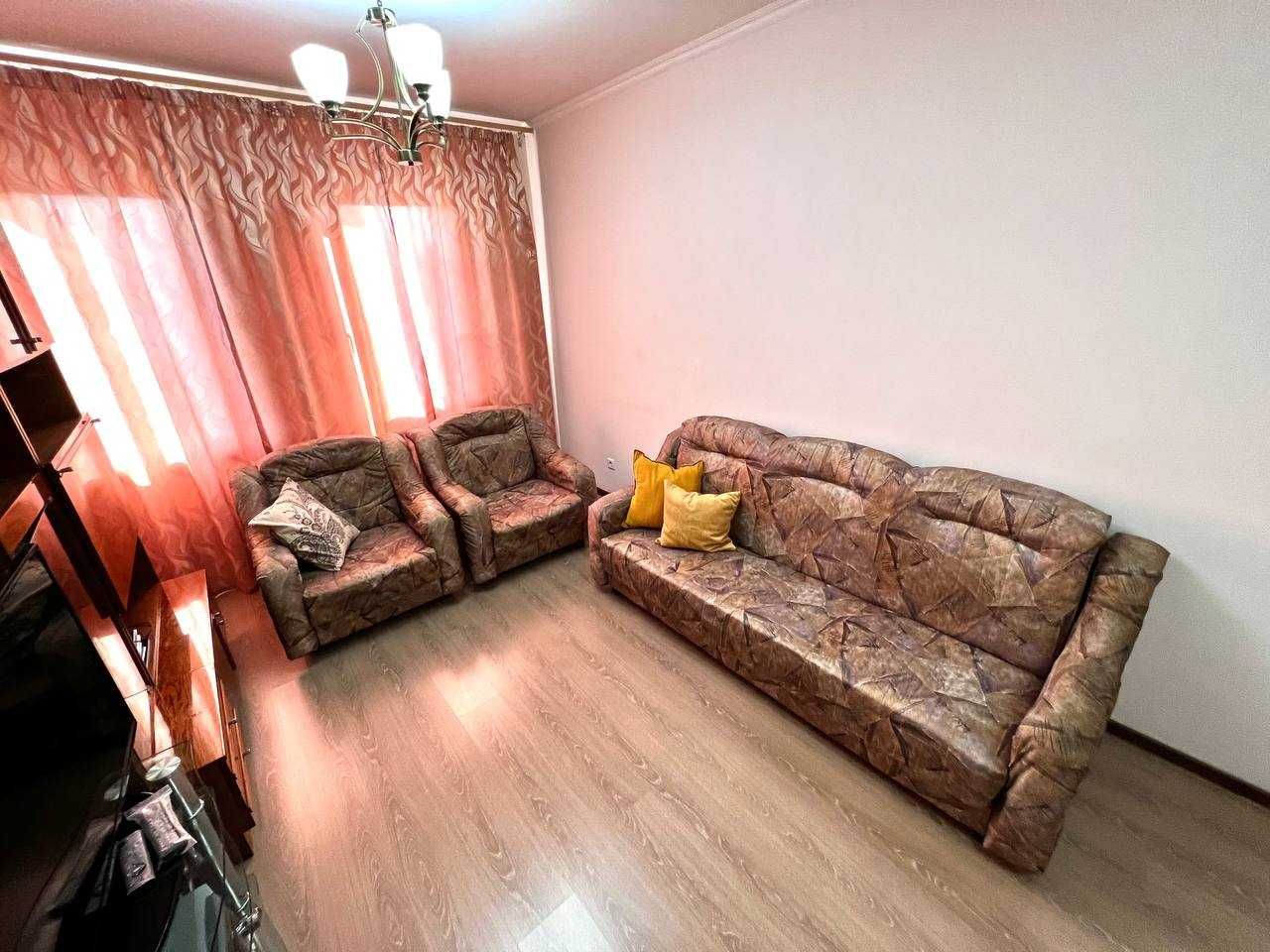 Гостевой диван с креслами
