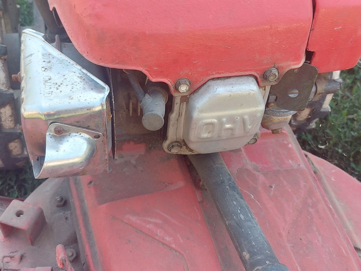 Самоходна бензинова косачка Honda UM 536 EBE