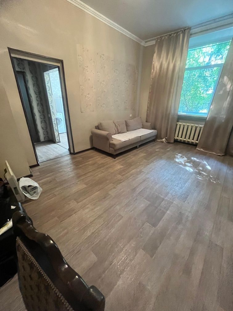 Продается  1 ком кв в Студгородке по ул 30 гвардейской дивизии,35м²