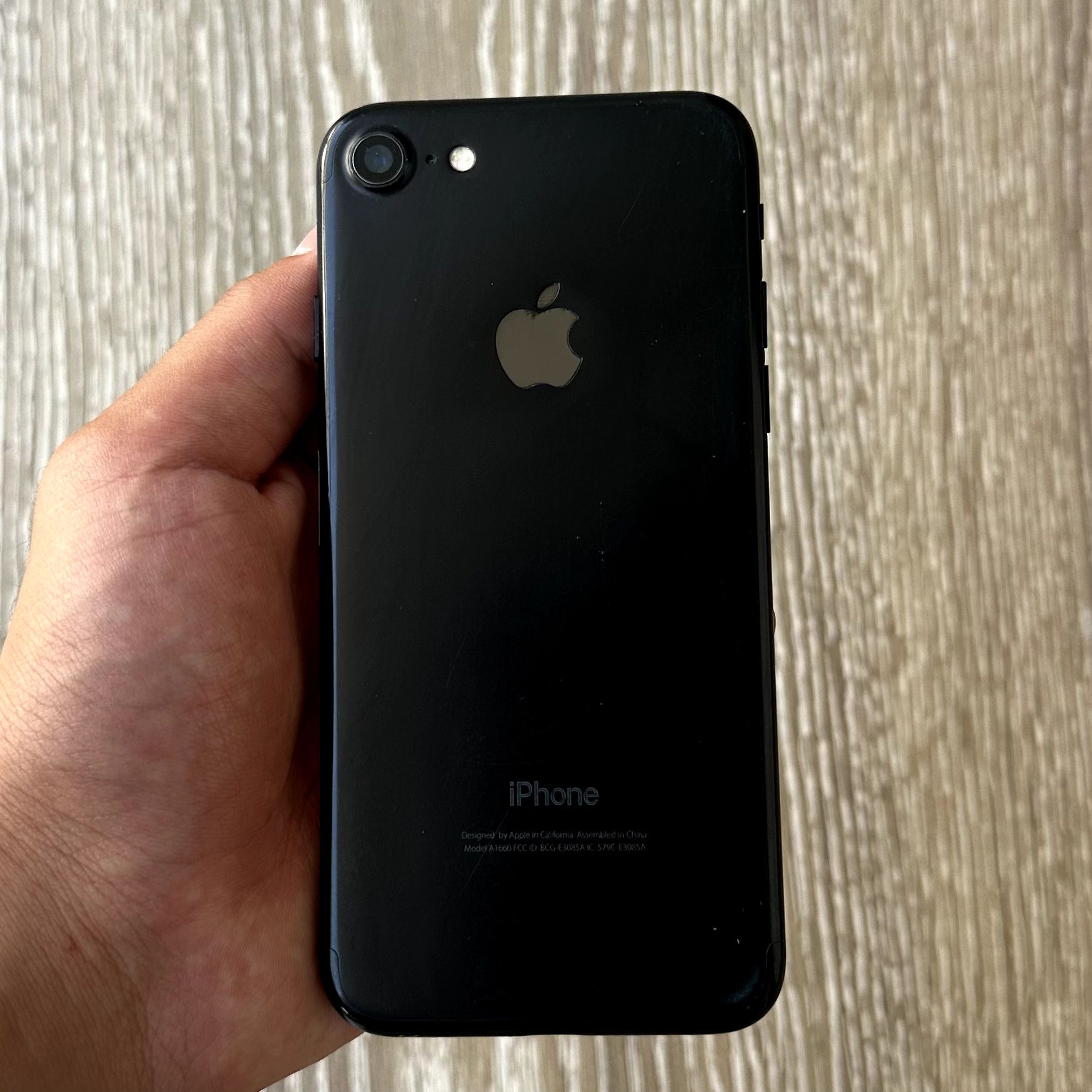 Iphone 7 sotiladi