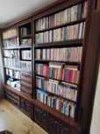 Vând urgent  biblioteca stare buna