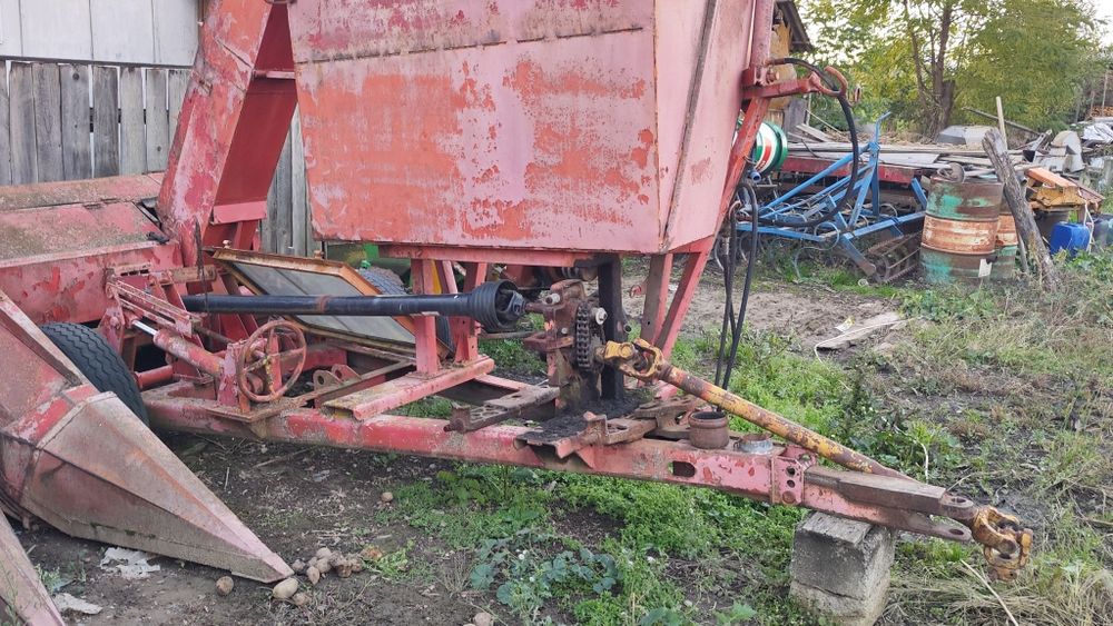 Culegatoare porumb Zmaj 214S