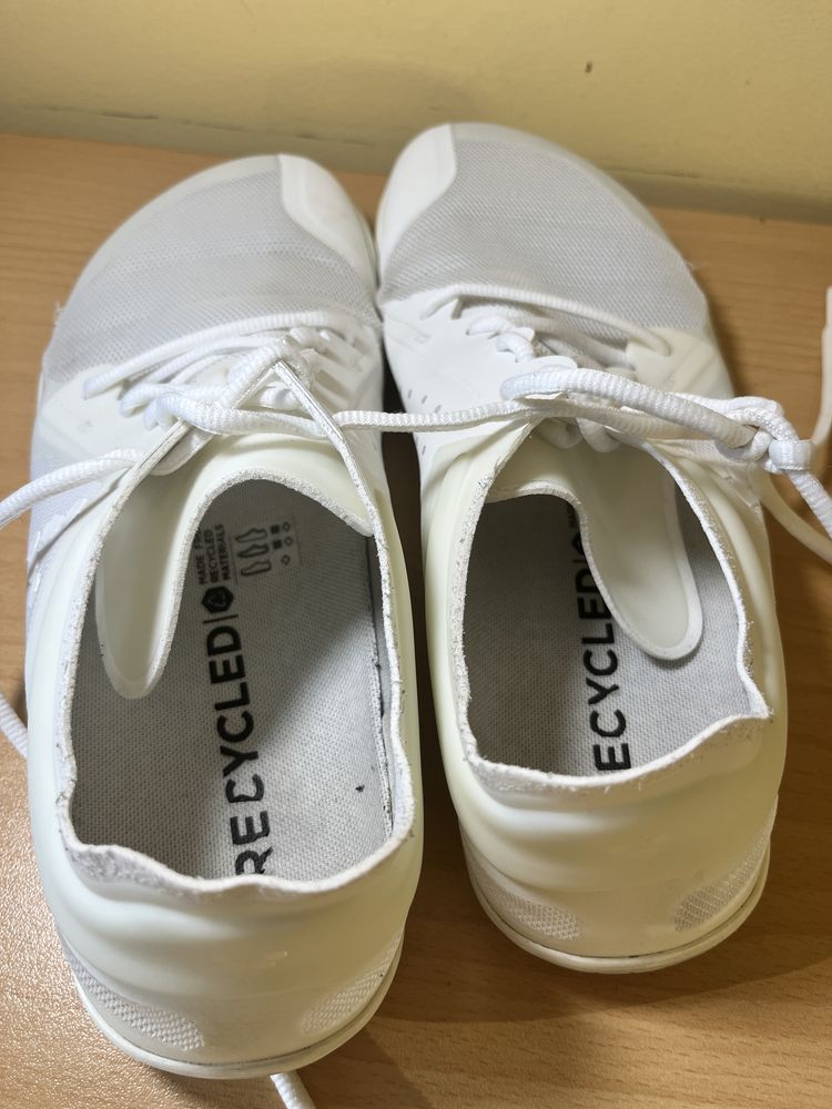 VIVOBAREFOOT – Primus Lite III Bright White. Боси обувки на Вива.