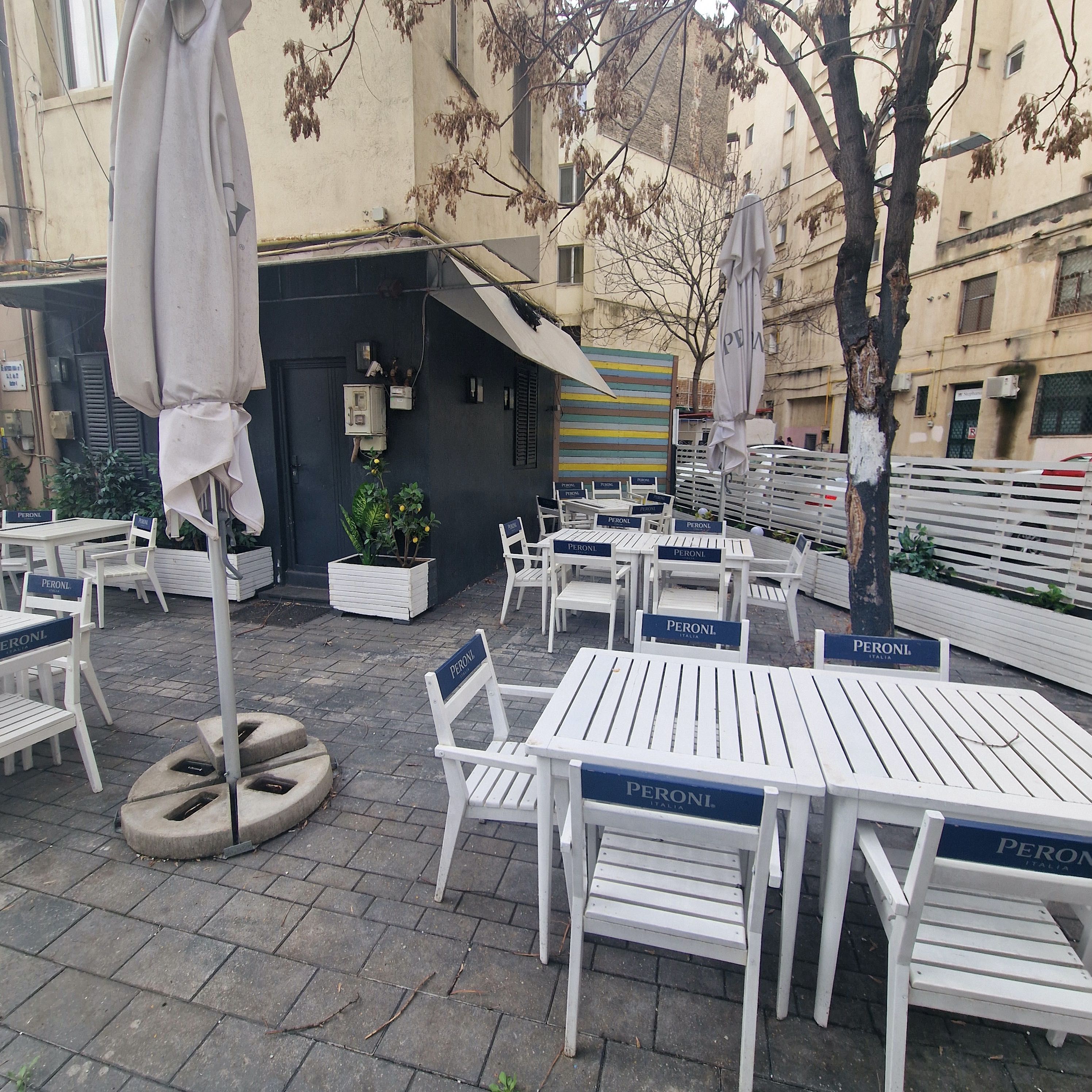 inchiriez spatiu comercial unirii ( restaurant)