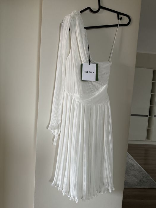 Vand rochie Marella noua