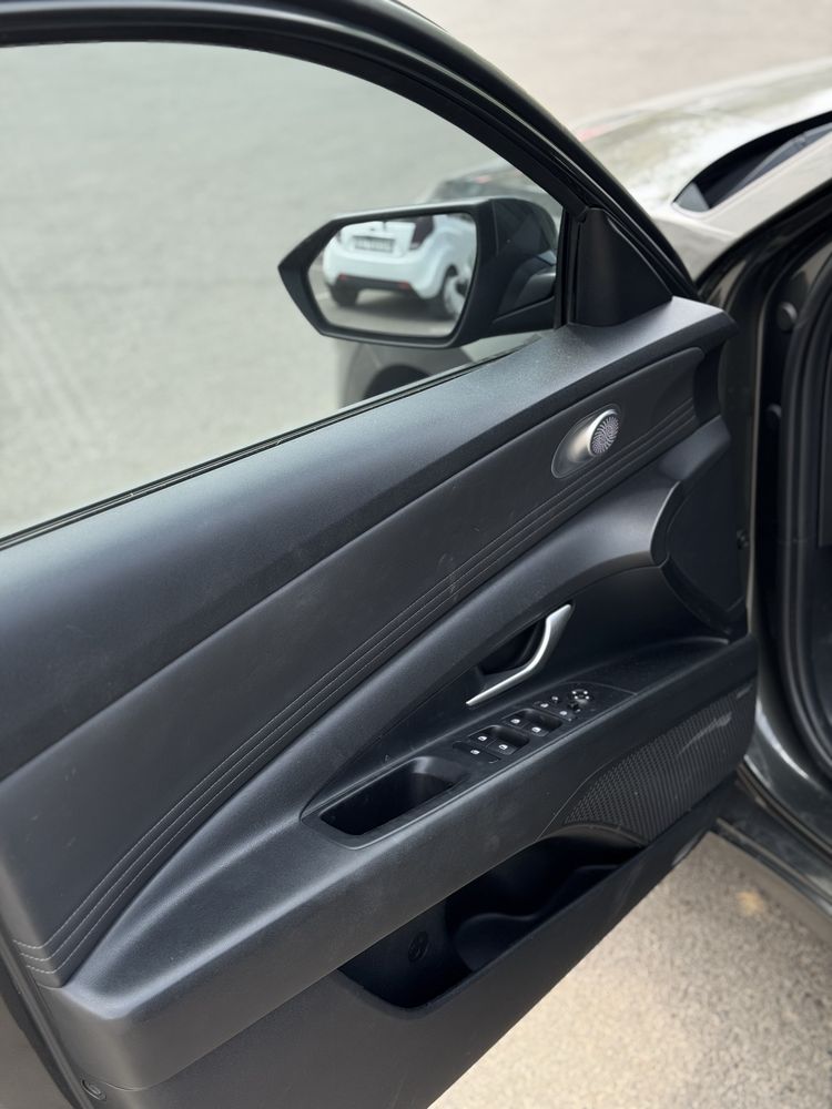 Hyundai elantra 2021