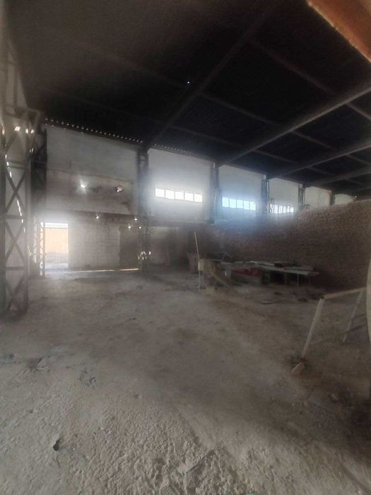 Здание для склада в городе