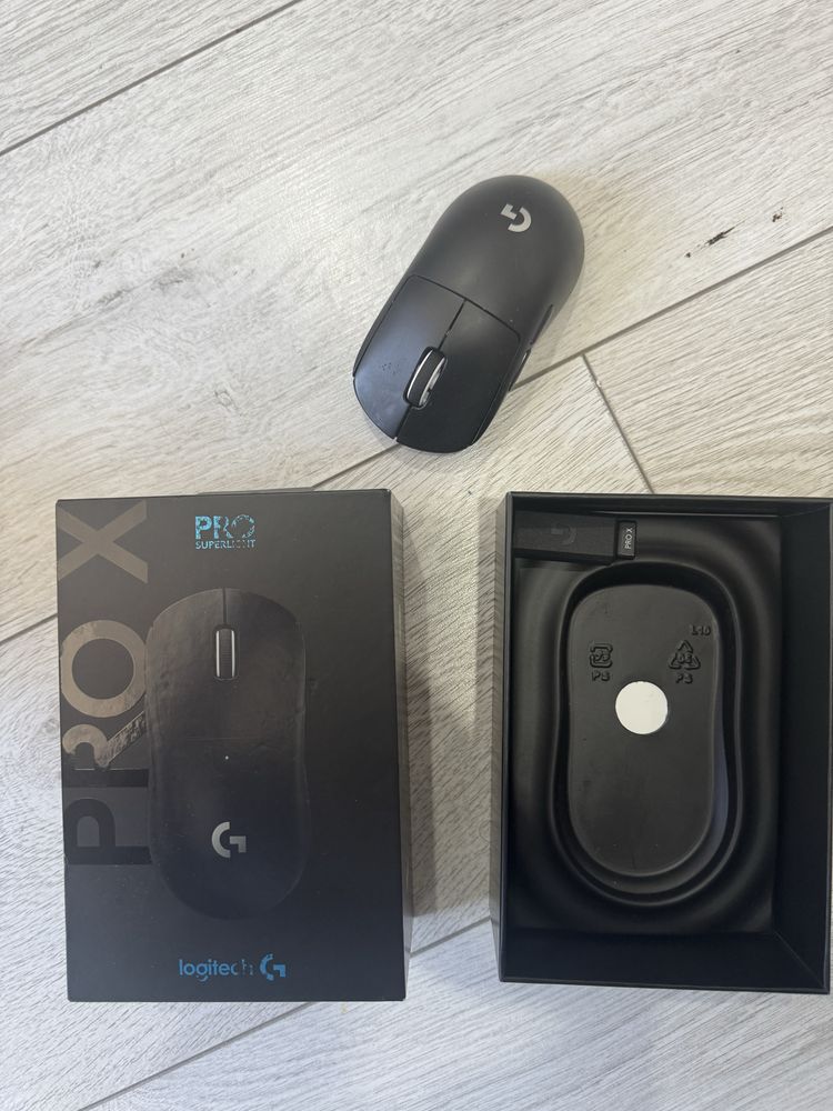 Мышь игровая logitech  pro superlight новая