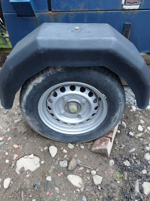 generator diesel 5.3 kva pe roti cu turn de iluminat inmatriculat