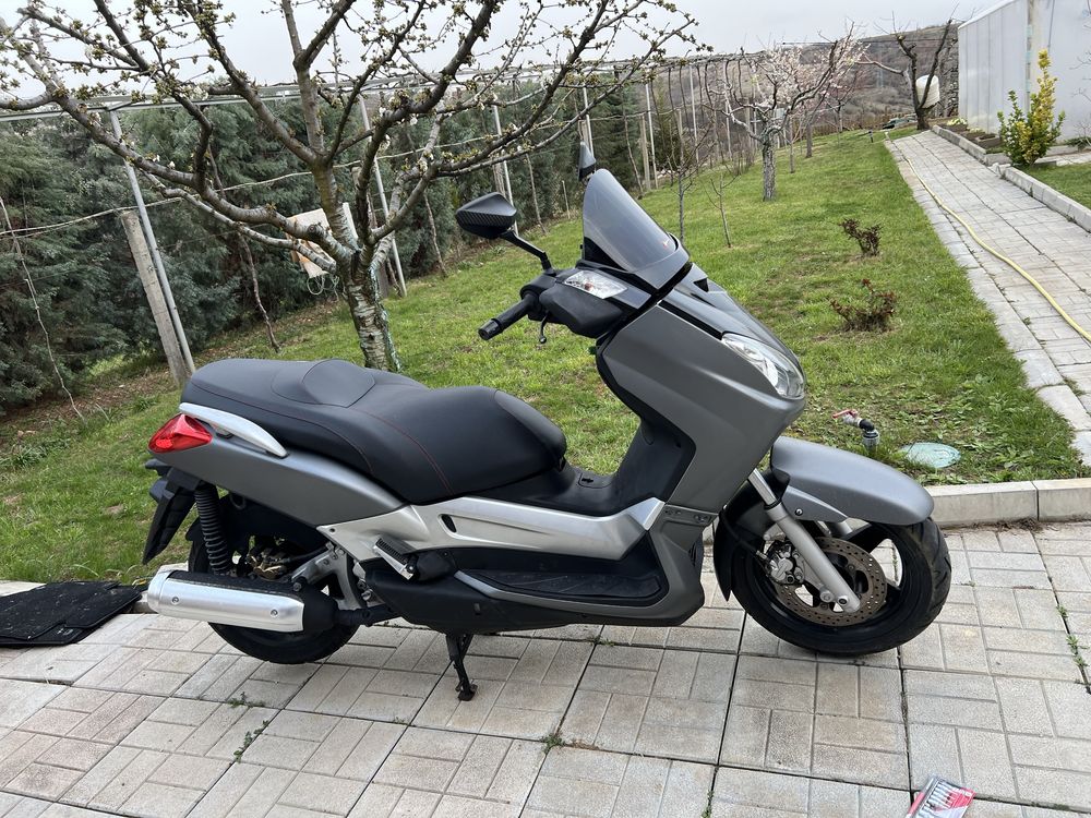 Yamaha Xmax 250 скутер