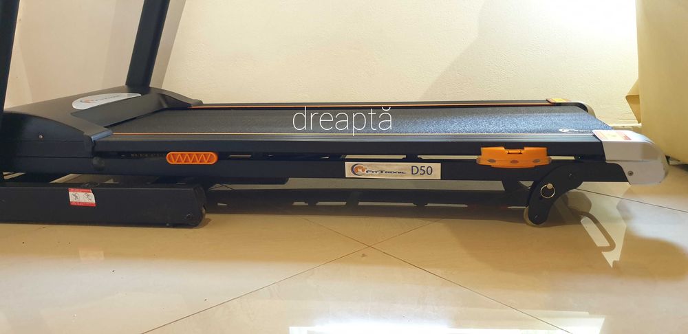 Bandă de alergat FitTronic D50 + 1/2 sticlă de ulei pentru ungere